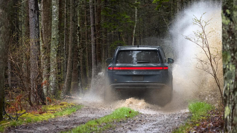 Rivian R1S